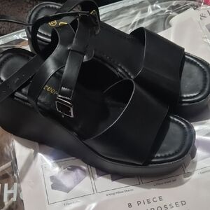 Forever Link Black Platform Sandals with Buckle Strap